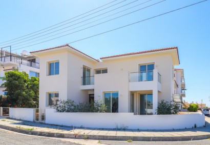 Detached Villa For Sale in Yeroskipou, Paphos - P9901